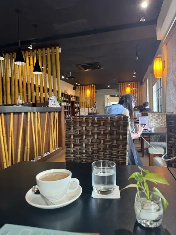 静思书轩(古晋店)Jing-Si Books and Cafe (Kuching)