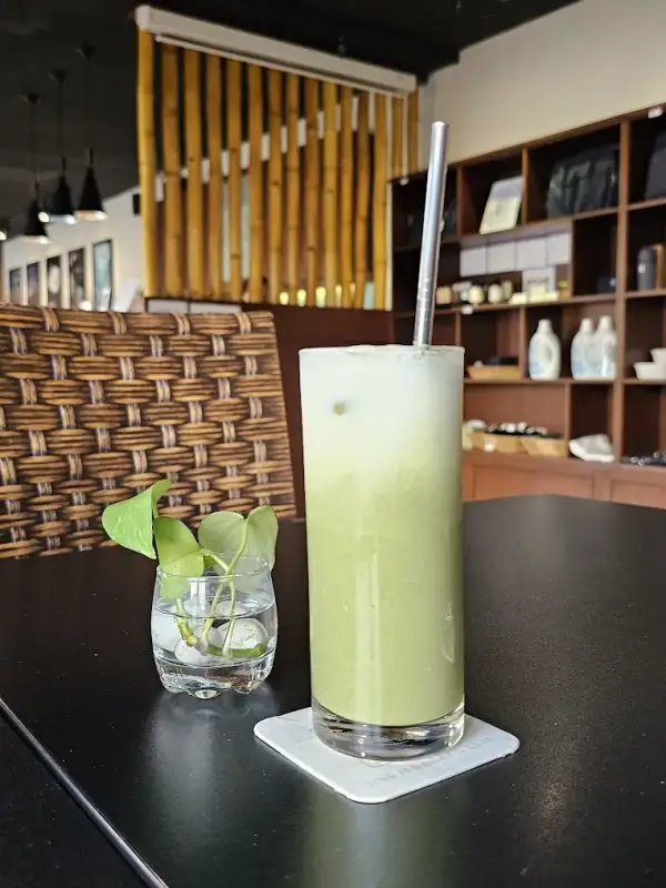 静思书轩(古晋店)Jing-Si Books and Cafe (Kuching)